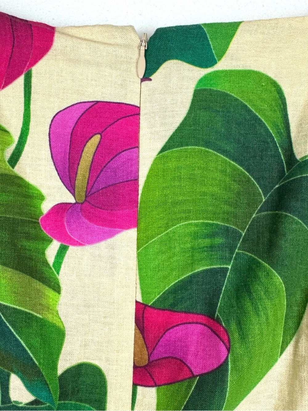 New With Tags FARM Rio Cream Midi Dress with Pink Anthurium & Green Leaves Small - Picture 11 of 14